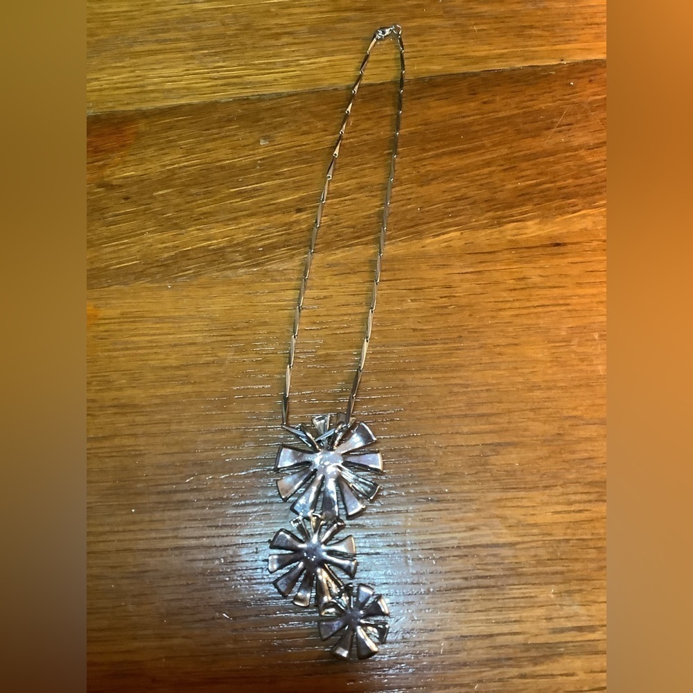 Funky Original Style Triple Pinwheel Necklace 16” - Picture 4 of 4